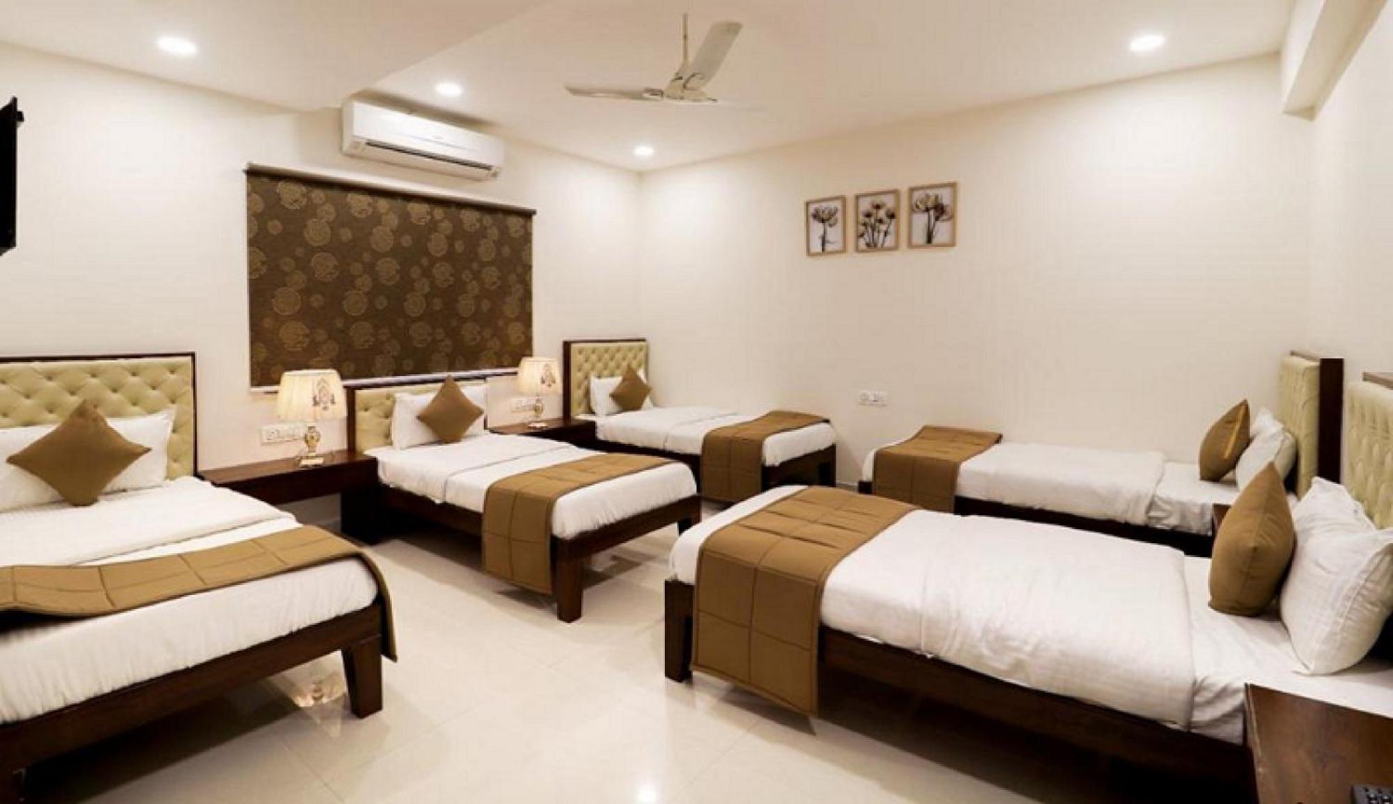 Royal Inn Hotel Ambaji 外观 照片